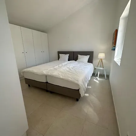Exquisite One Bedroom *